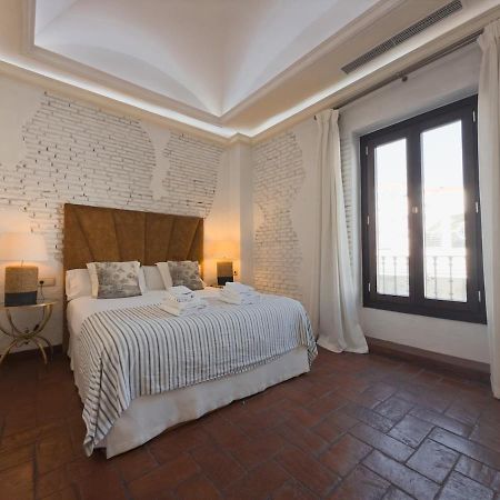 Monkeys Apartments Adriano & Terrace Seville Exterior photo