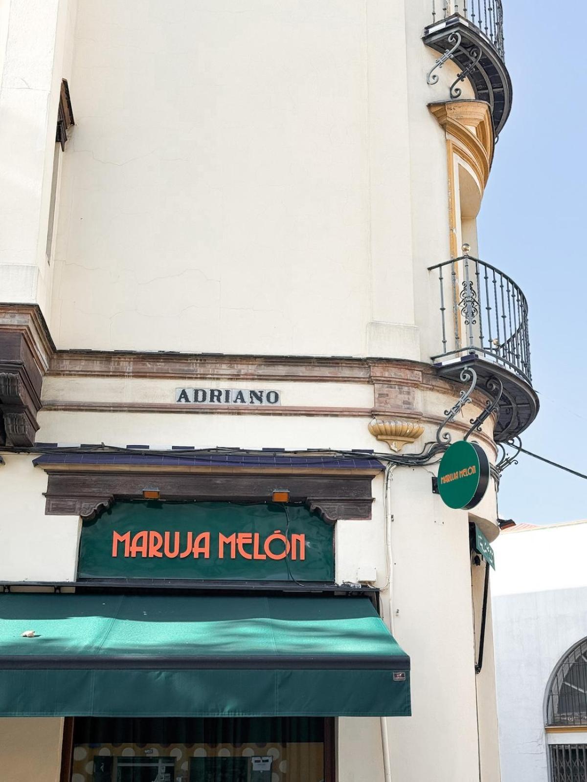 Monkeys Apartments Adriano & Terrace Seville Exterior photo