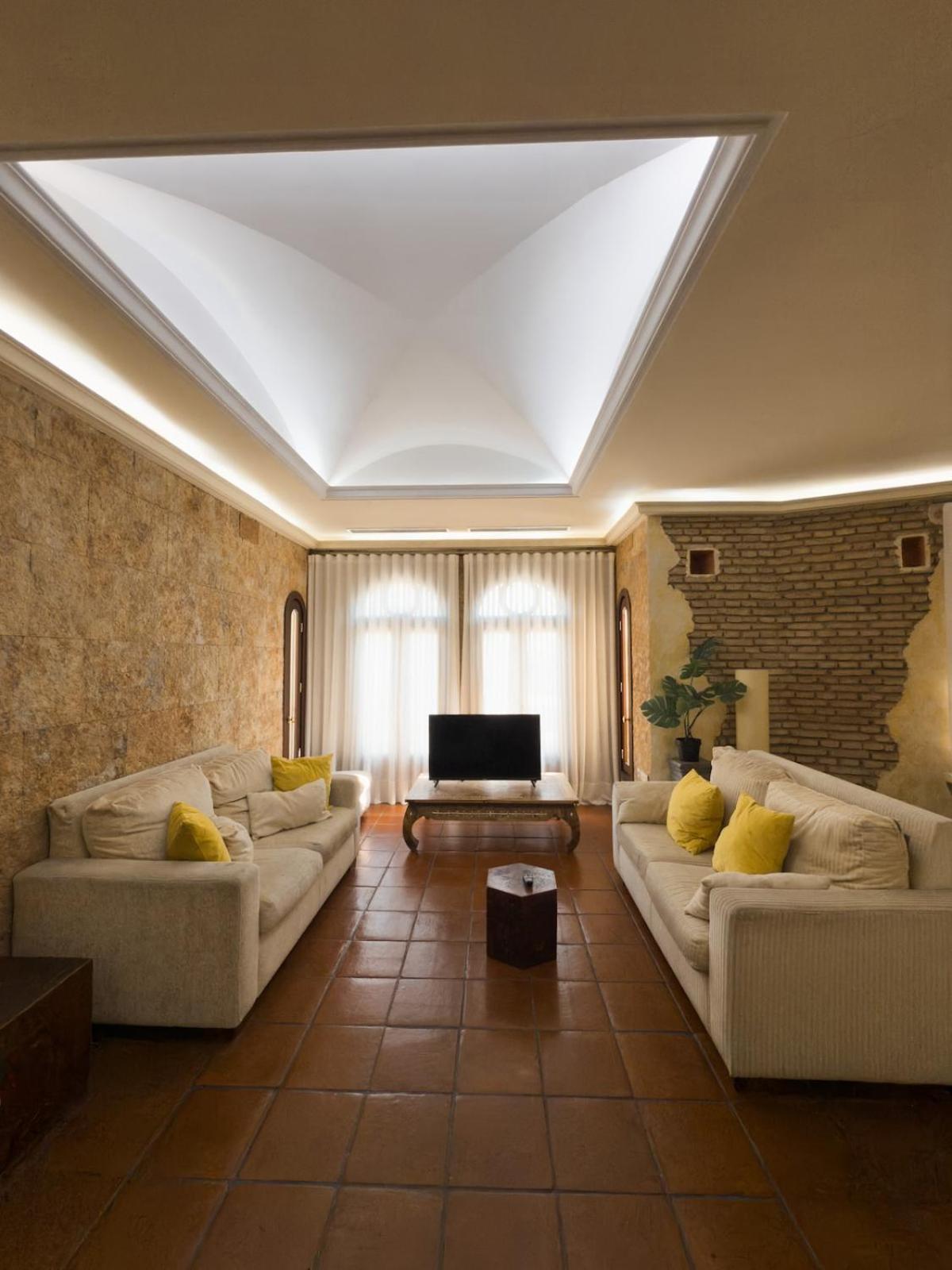 Monkeys Apartments Adriano & Terrace Seville Exterior photo